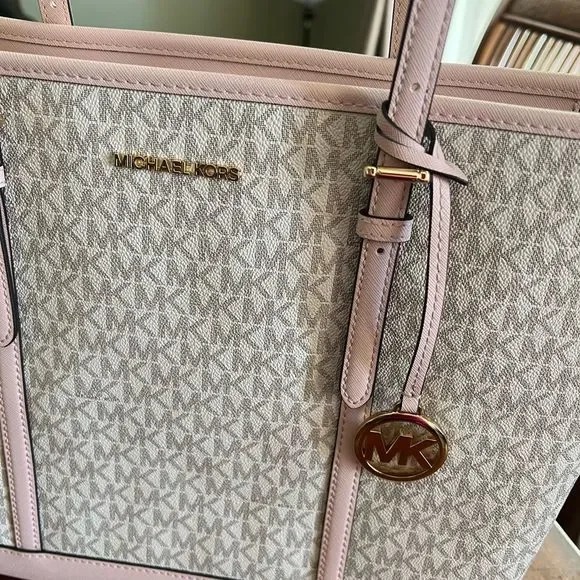 Michael Kors LG travel tote - Picture 9 of 13